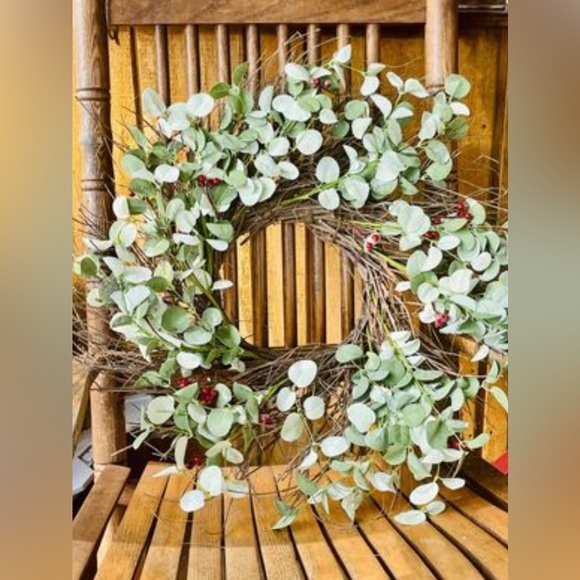 Winter Silver Dollar Wreath, 24” - Picture 4 of 10